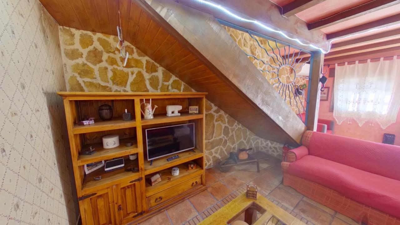 Ruralrut-El Tiemblo Wifi, Cabina De Hidromasaje, Aire Acondicionado Y A Pocos Metros De Zonas De Bano Naturales Екстериор снимка