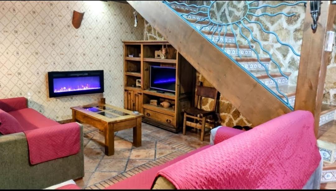 Ruralrut En El Tiemblo Precios Especiales A Partir De 7 Noches, Wifi, Cabina De Hidromasaje, Aire Acondicionado, Zonas De Bano Naturales Cercanas Ел Тиембло Екстериор снимка